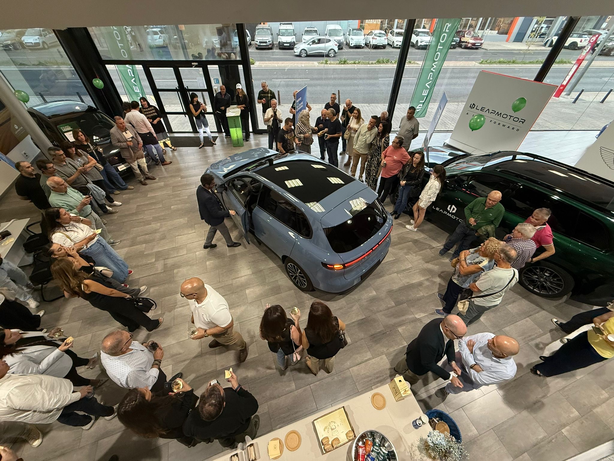 Grupo Velasco presenta el Leapmotor B10 y sus nuevas instalaciones en Fuenlabrada