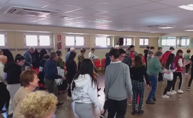 El programa de voluntariado de Dejóvenes crece con talleres intergeneracionales