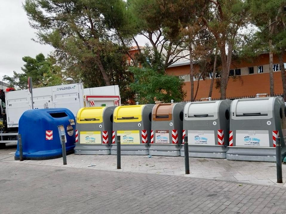 Pinto inicia una campaña informativa sobre el uso de los nuevos contenedores que se están instalando en toda la ciudad