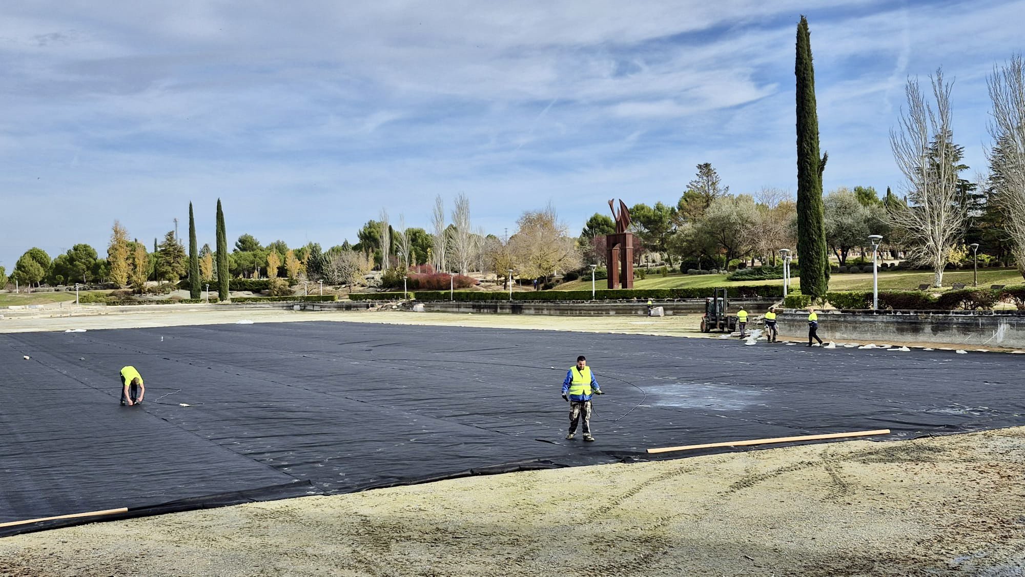 Comienzan las obras de reparación del lago del Parque Juan Carlos I