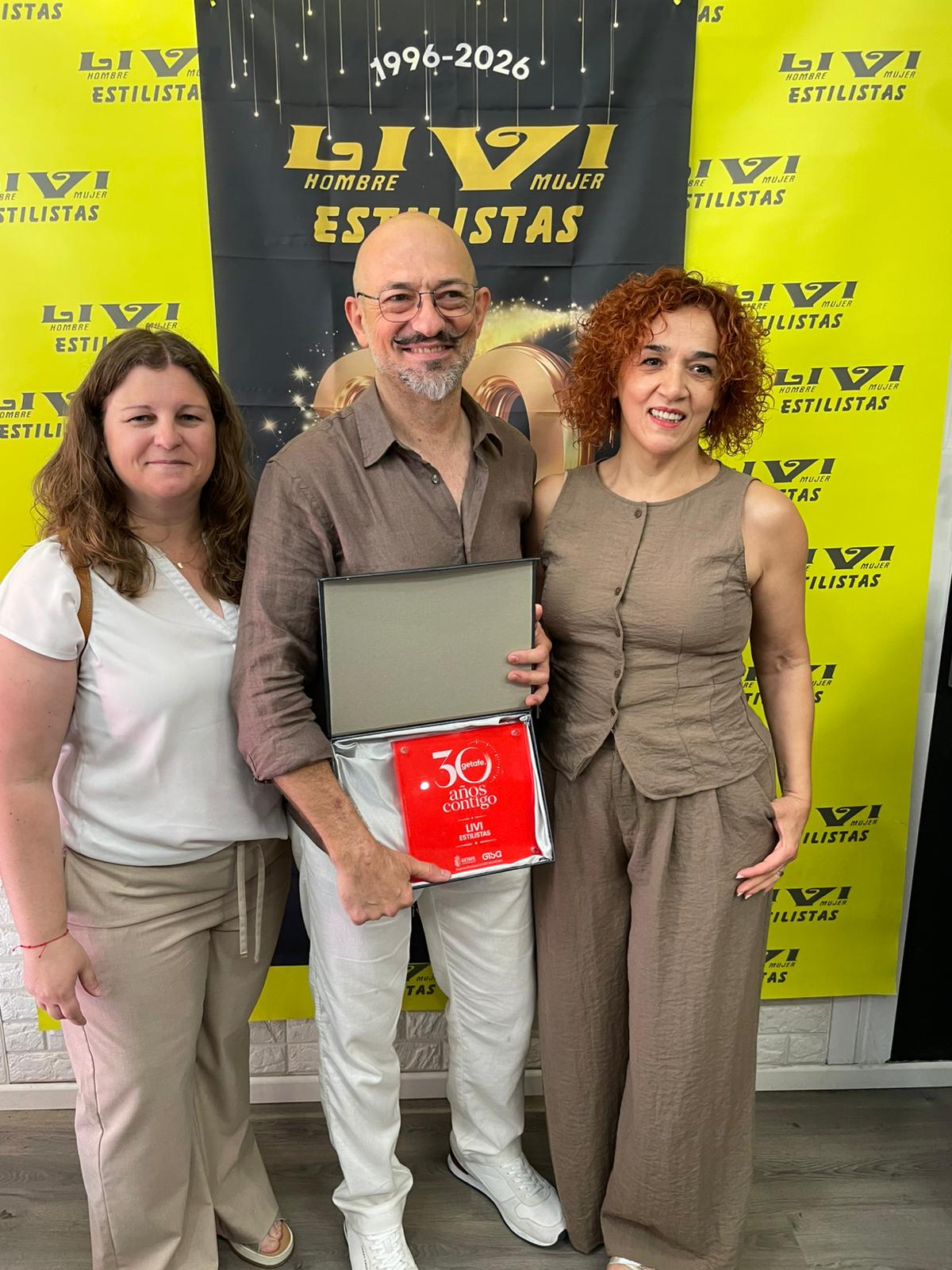 Peluquería Livi cumple 30 años en Getafe y lo celebra junto a clientes y amigos