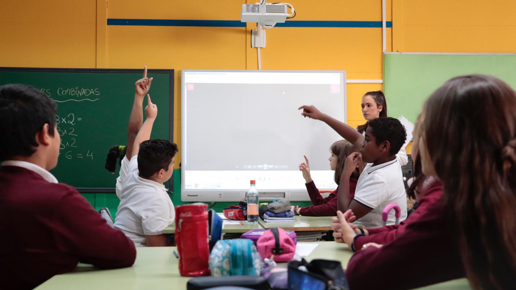 La Comunidad de Madrid incrementa un 34% la inversión en el programa gratuito de libros ACCEDE para el curso 2026/27