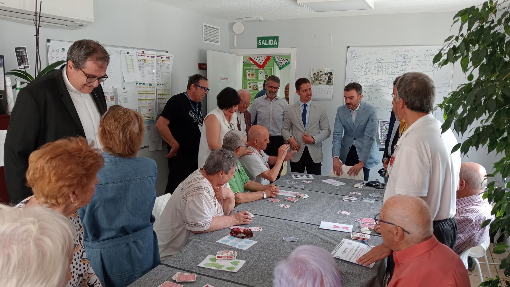La Comunidad de Madrid visita el centro de día San Juan XXIII en Leganés