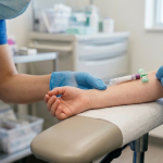 La Comunidad de Madrid hace un llamamiento urgente para donar sangre ante la alerta roja en todos los grupos sanguíneos