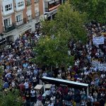 Vecinos de la zona sur salen a la calle para mostrar su apoyo a Ceuta