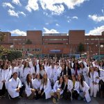 El Severo Ochoa celebra la bienvenida e imposición de batas blancas a 90 nuevos estudiantes de Medicina de la Universidad Alfonso X el Sabio