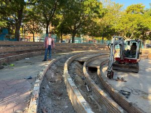 ULEG impulsa la remodelación de la Plaza del Laberinto para convertirla en un espacio de encuentro y cultura en Leganés Norte