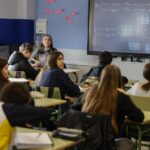 La Comunidad de Madrid reforzará la capacidad de los docentes para actuar ante insultos, faltas de respeto y problemas de convivencia en las aulas